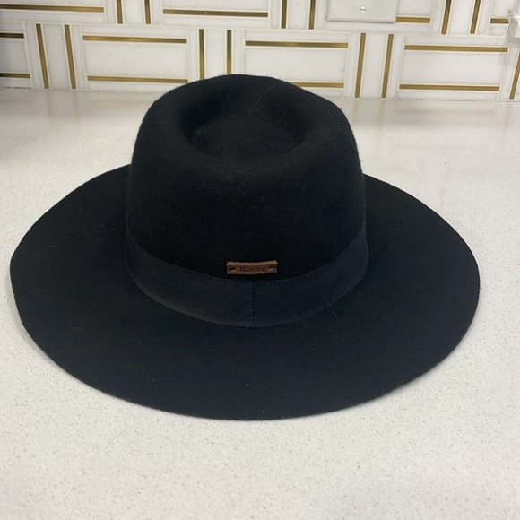 Roots  Black 100% Wool Hat - Picture 2 of 14